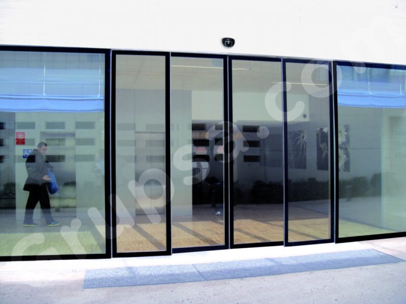 puerta_automatica_corredera_as-700_operador_ag90_er_seguridad_en14005_1-copia-1067x800